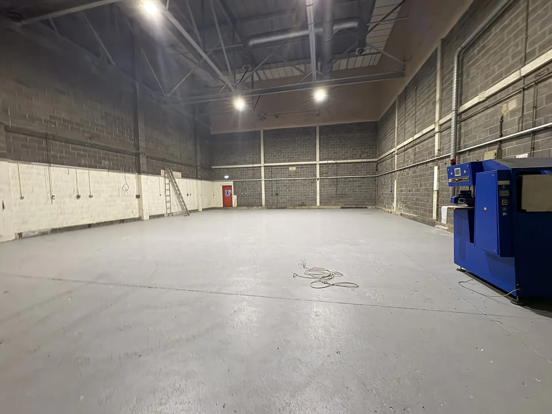 Warehouse 14, Leeds Bradford Airport Industrial Estate, Yeadon, Leeds, LS19 7WP