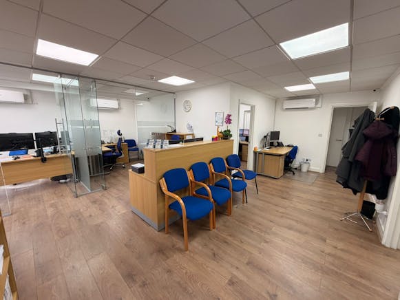 124 London Road, Benfleet, Office / Retail To Let - WhatsApp Image 2026-03-16 at 16.02.31 (2).jpeg