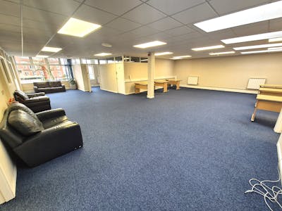 Hyde Business Hub, 111-113 The Mall, Hyde, Office To Let - 20260205_133101.jpg