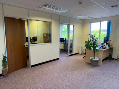 22B Picton House, Hussar Court, Waterlooville, Office To Let - 20211012 092336.jpg