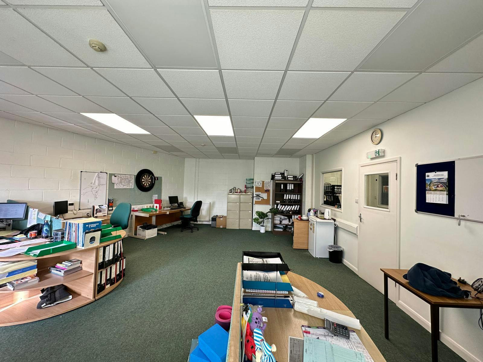 Office in Enfield - photo 2