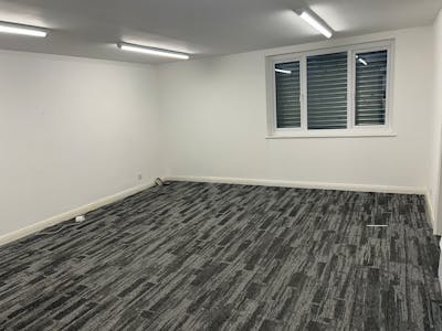 Unit 37, Redditch, Industrial/Logistics To Let - IMG_4990.JPG