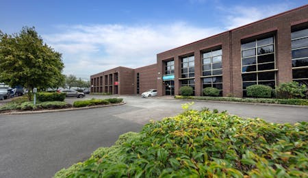 952 Yeovil Road, Slough, Industrial / Warehouse To Let - 952 Yeovil Road 3.jpeg