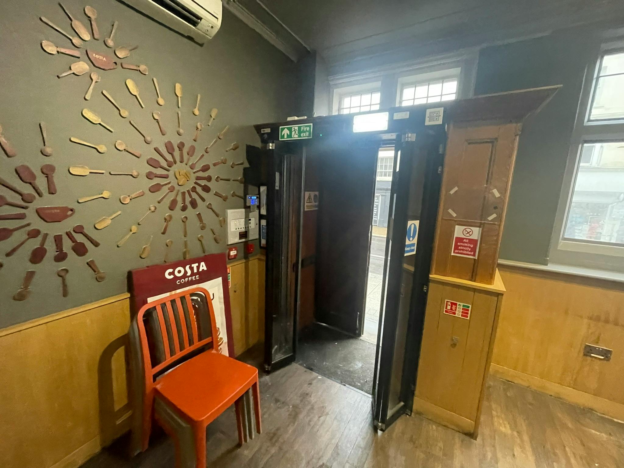 16 High Street, Battle, Retail To Let - IMG_4081.JPEG