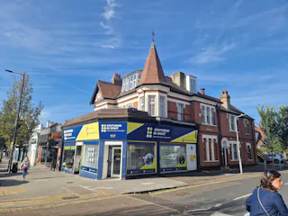 117 Hamlet Court Road, Westcliff-on-Sea, Retail To Let - 588bfd15-9822-4285-8d1c-4f4b2a9fdcc7.jpg