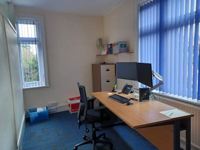 40 West Street, Reigate, Office To Let - Office.jpg