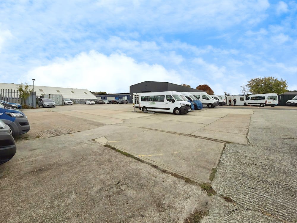 Rear of 51 Progress Road - 7a2453dfWhatsApp 20Image 2020251014 20at 20171742_40a62896.jpg