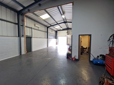 Unit 2 & 3, Hyde, Industrial/Logistics To Let - 20250606_133532.jpg