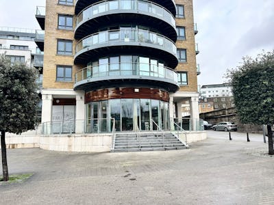 Unit 12, 8 Kew Bridge Road, Brentford, Restaurant To Let - IMG_2556.JPEG