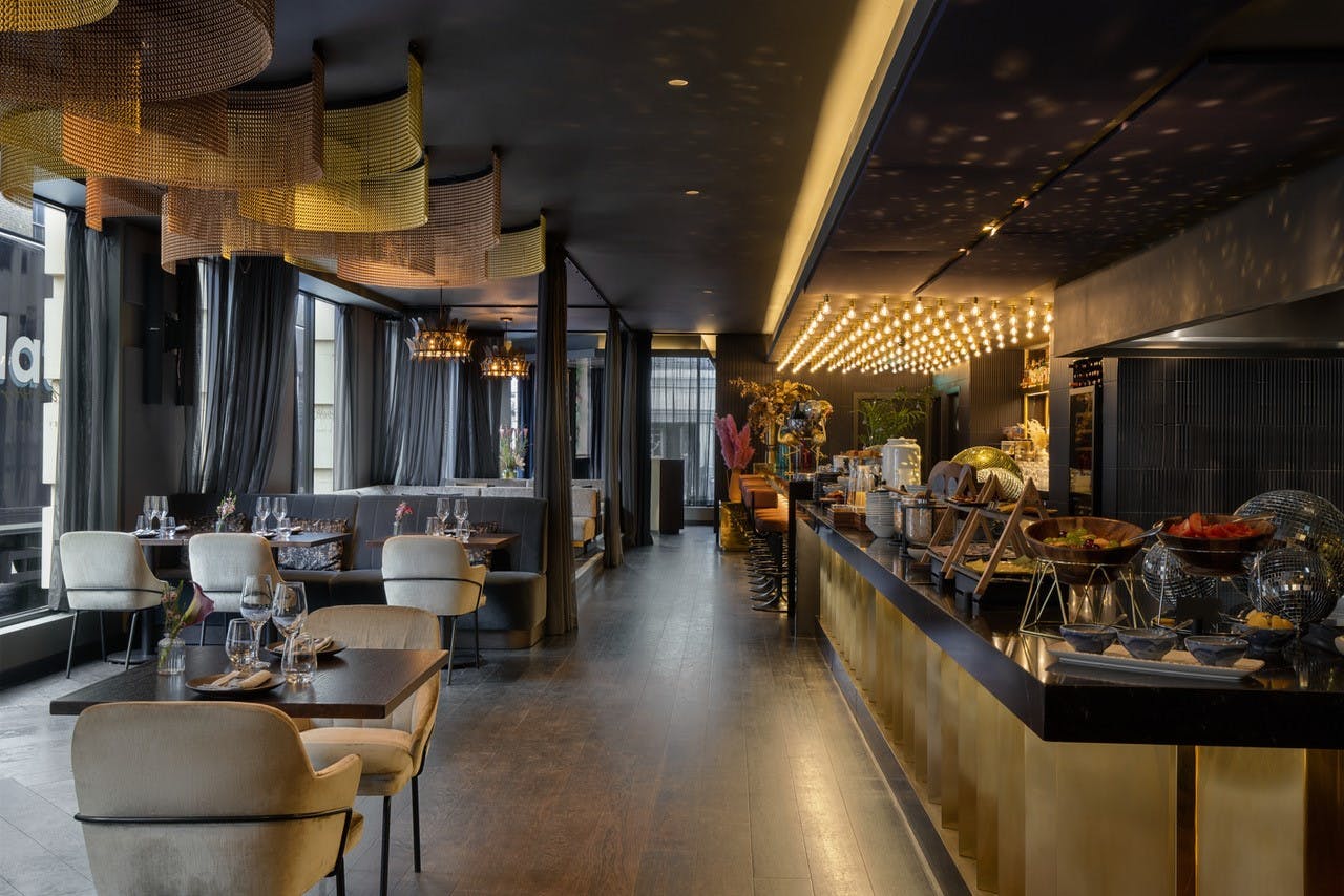 34-43 Russell Street/Crown Lane, London, Restaurant To Let - pic 2.jpg