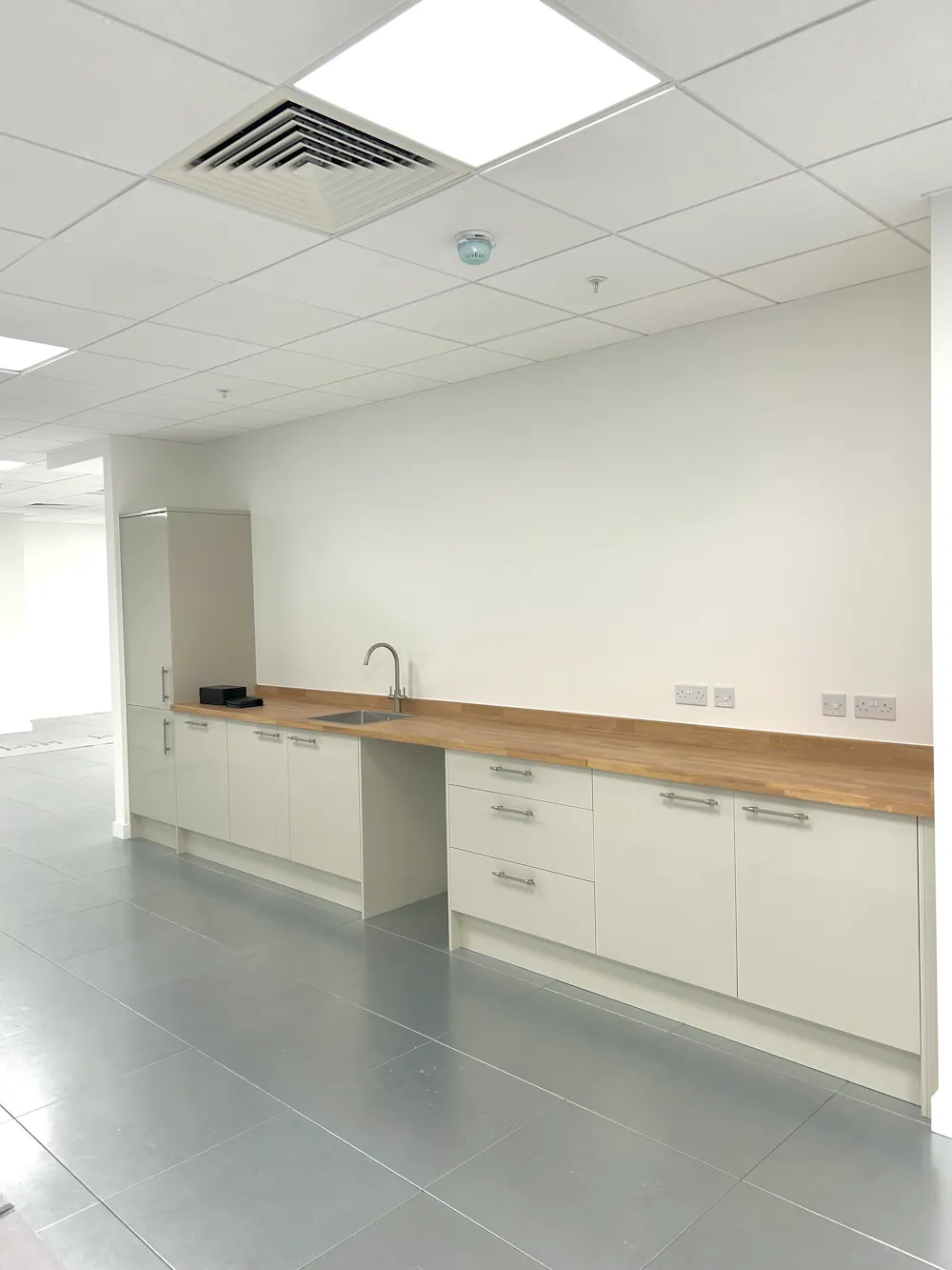 Darwin House (Block F), Prince of Wales Drive, London, Office To Let - PoWD Kitchennete.jpeg
