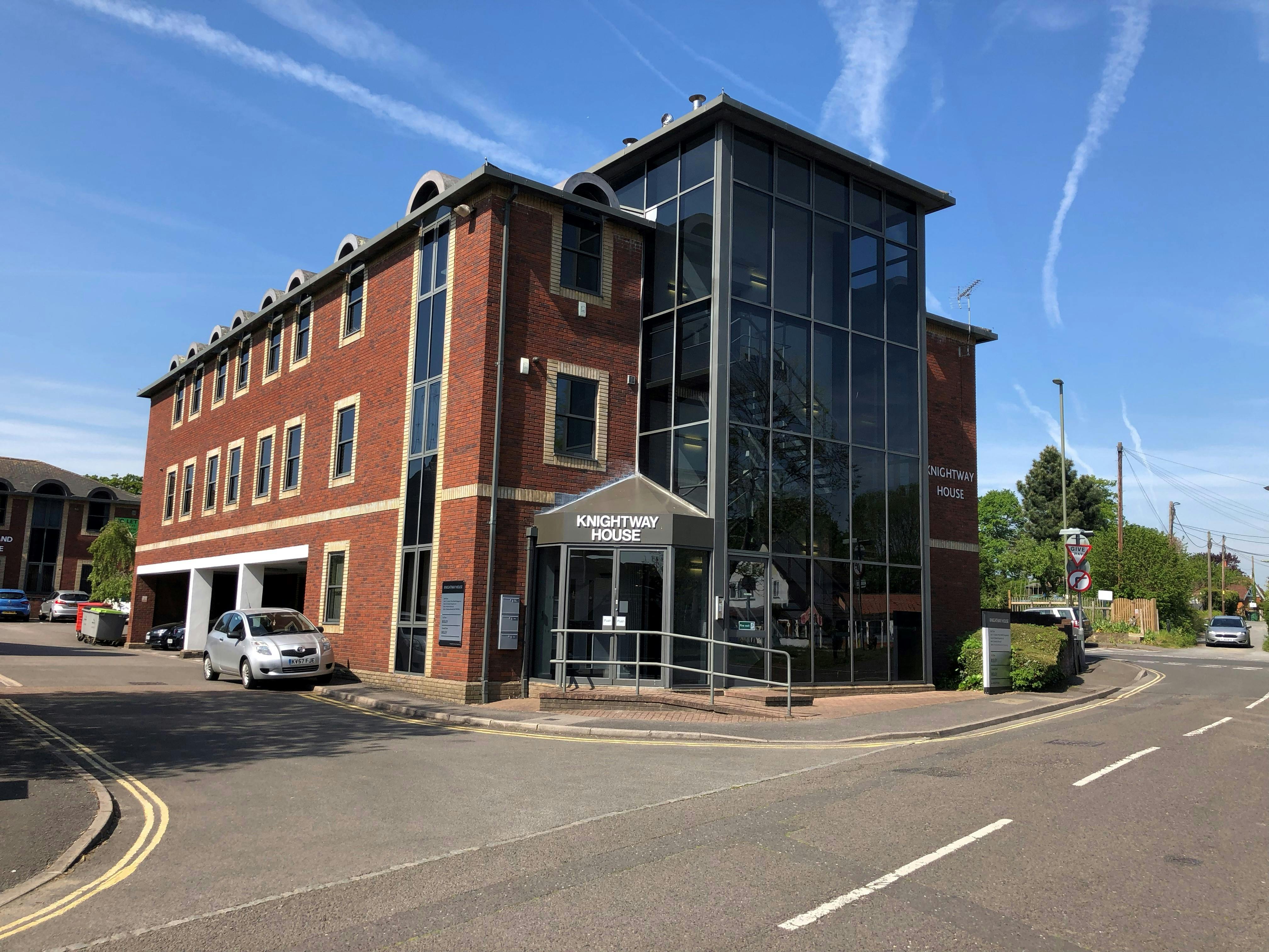 Suite 3, Knightway House, Park Street, Bagshot, Offices To Let - knightway house external.jpg