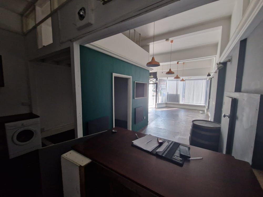 69 Hamlet Court Road - pic1.jpeg