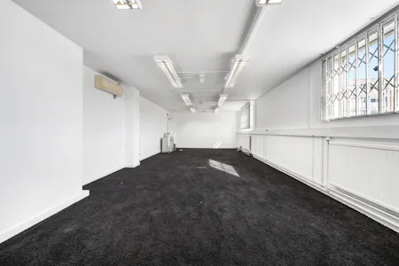 1 Brewery Road, London, Distribution Warehouse / Industrial To Let - 2R7A7262.jpg