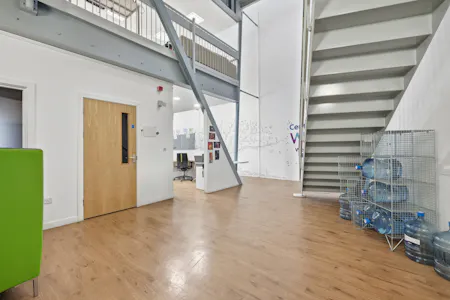 18-20 London Lane, London Fields, D1 (Non Residential Institutions) / D2 (Assembly and Leisure) / Leisure / Office To Let - img_0286.jpg
