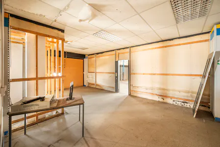 375 Bath Road, Slough, Industrial / Trade Counter To Let - w08.jpg