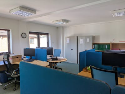 Studley Court, Guildford Road, Chobham, Office To Let - PXL_20260420_103540223.MP.jpg