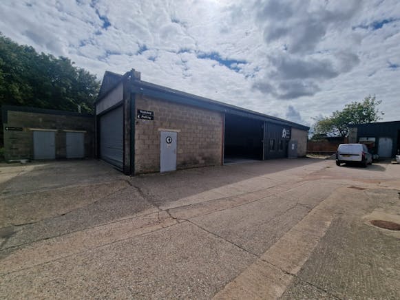 The Workshop, Basingstoke, Industrial To Let - 763040dd80314df1a874c265b3eba14c.JPG