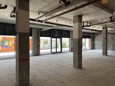 Unit 20 Octagon Parade, High Wycombe, E (Commercial / Business / Service) / Retail To Let - IMG_4999.JPG