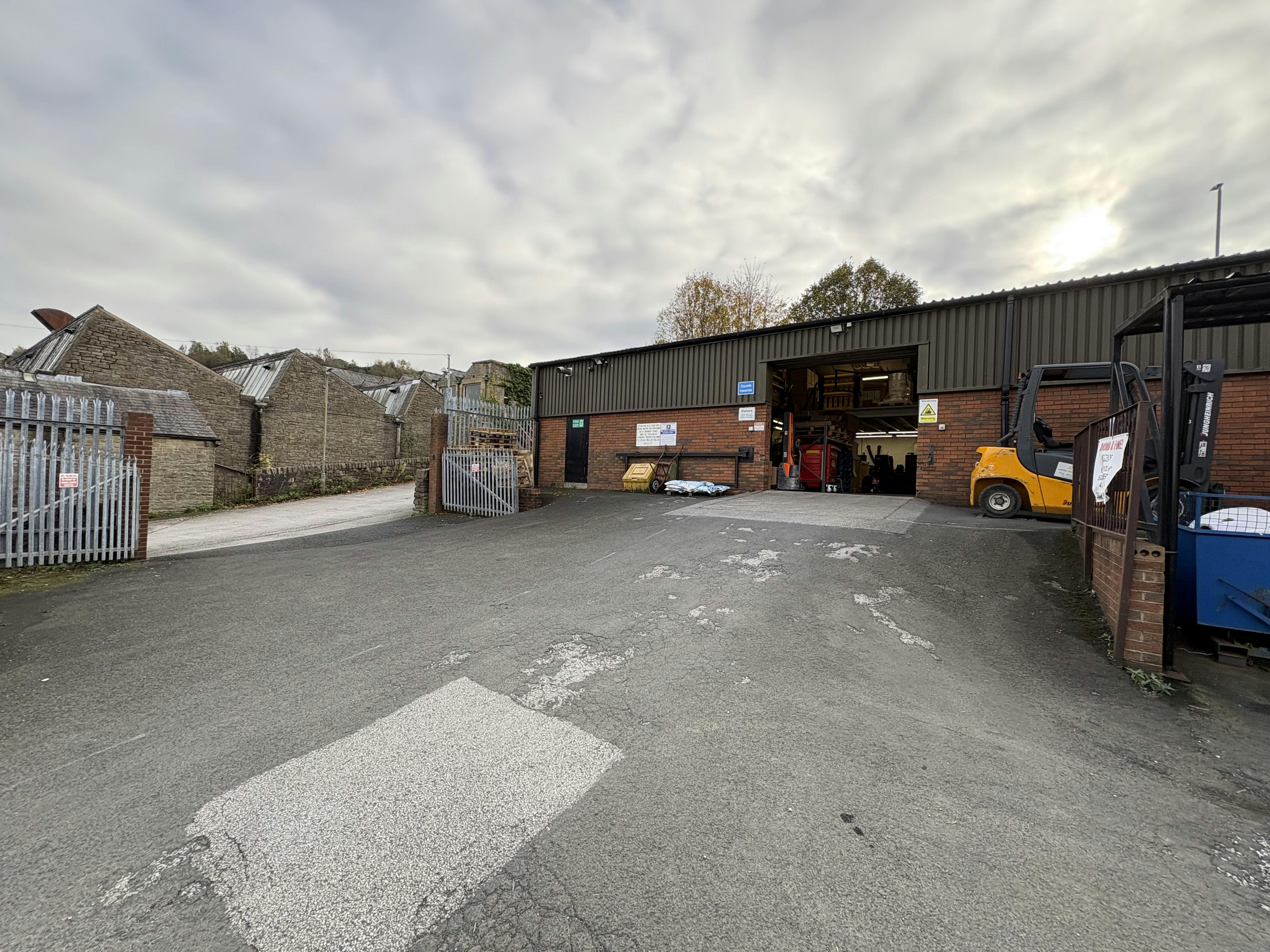 11 Buxton Road, High Peak, Industrial To Let - IMG_0045.JPG