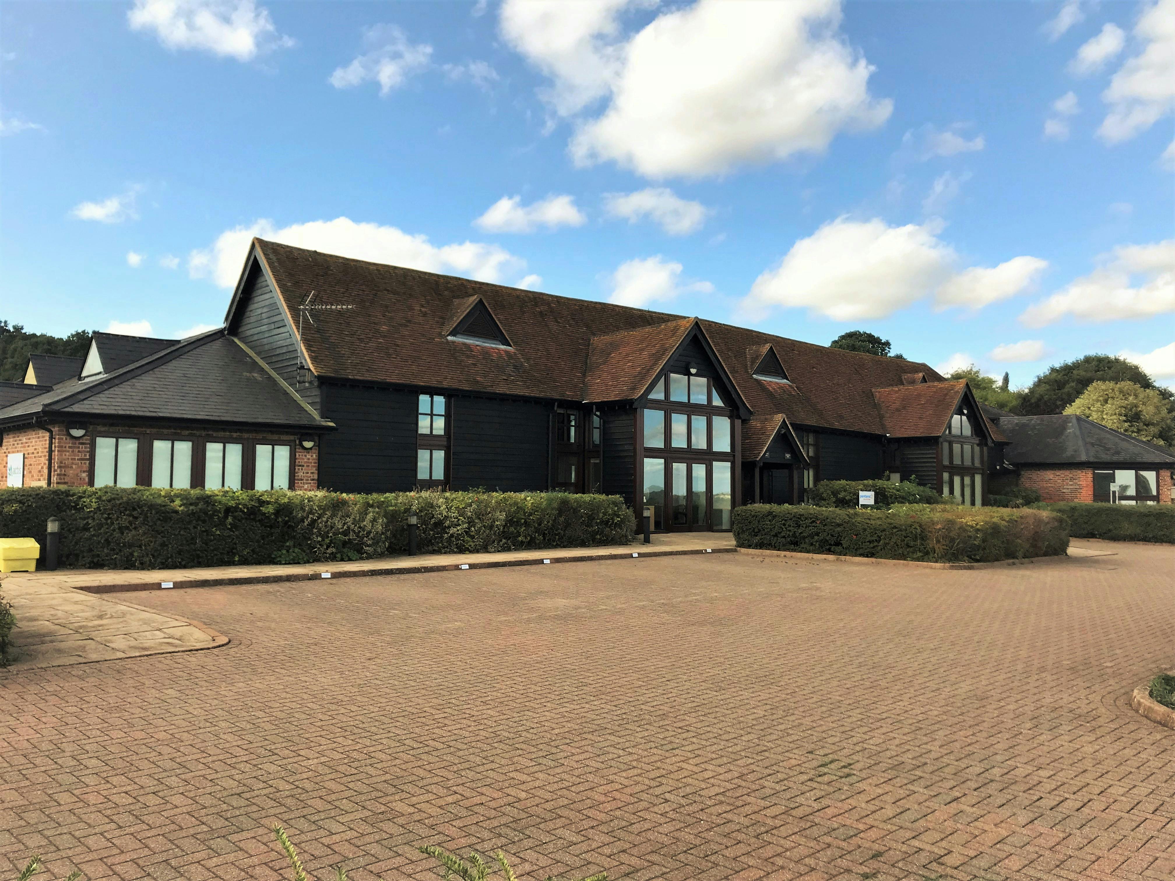 Rutland Barn, Courtyard Barns, Cookham Dean, Offices To Let - External Front.jpg