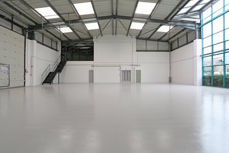 9 Southwood Business Park, Armstrong Mall, Farnborough, Industrial / Warehouse To Let - Warehouse