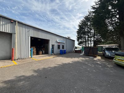 Unit 16, Ty Verlon Industrial Estate, Barry, Industrial To Let - IMG_8724.jpeg