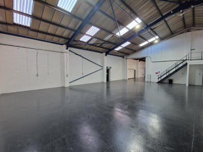 Unit 8B & 8C, Stockport, Industrial/Logistics To Let - 20241120_094507.jpg