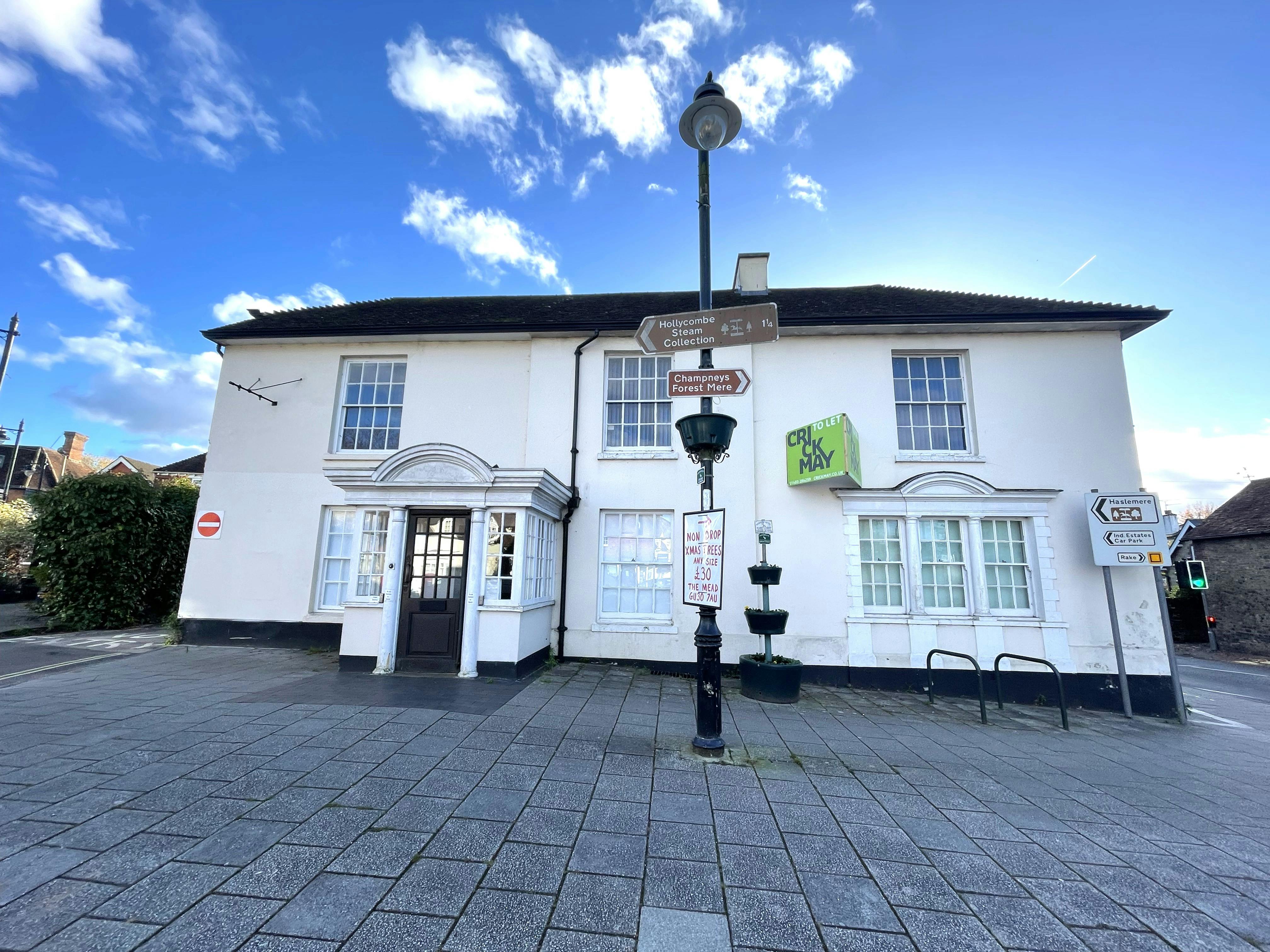 3 The Square, Liphook, Retail To Let - IMG_2894.jpeg