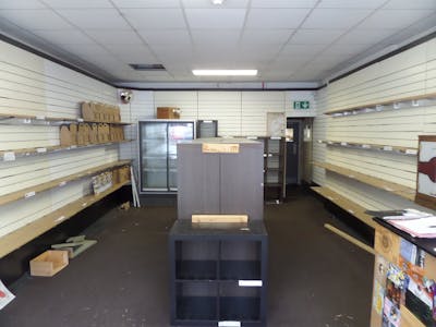 18 Market Place, Knaresborough, Retail To Let - SAM_2883.JPG