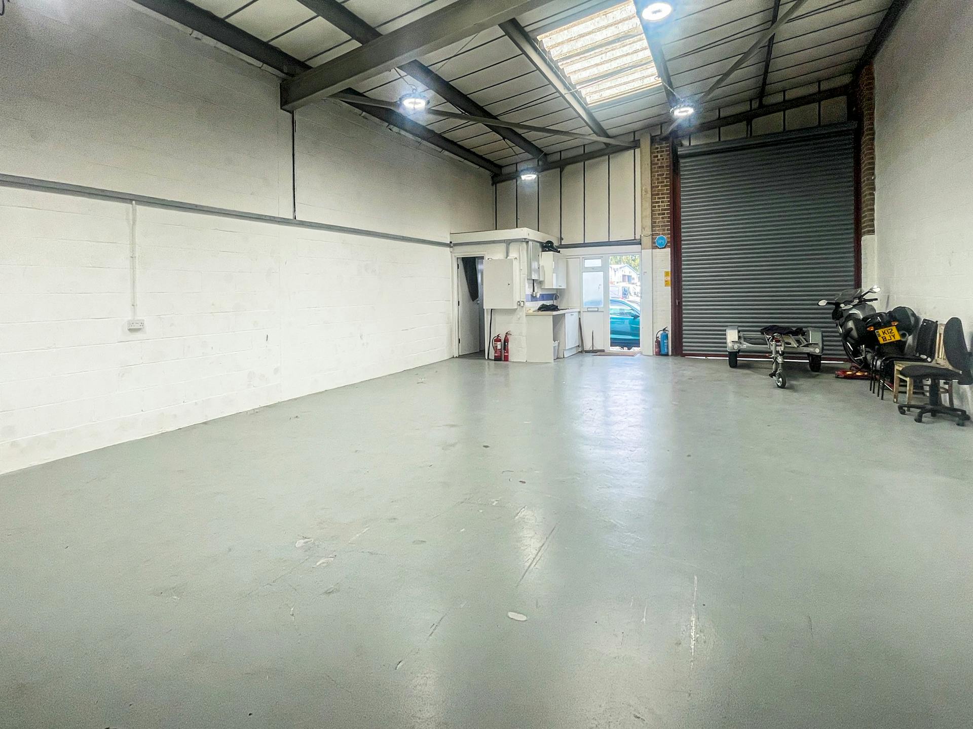 Industrial Unit in Bournemouth - photo 3