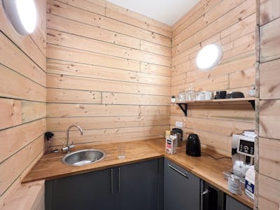 32 & 32A New Road, Porthcawl, Residential / Retail For Sale - 32 New Road008.jpg