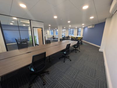 First Floor Office, Portsmouth House, Guildford, Office To Let - PXL_20260128_161108995.jpg