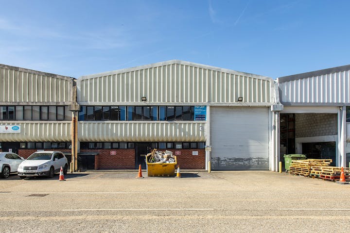 Unit 3 Nimrod Industrial Estate, Reading, Industrial / Warehouse To Let - Nimrod Industrial Estate Unit 3 Exterior