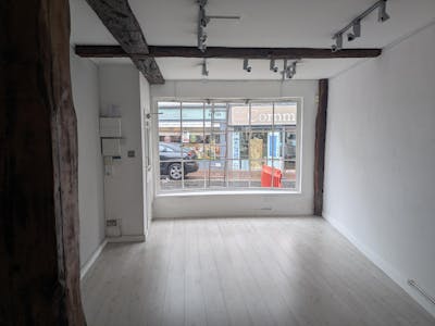 117 High Street, Godalming, Retail To Let - PXL_20260511_130338343.MP.jpg