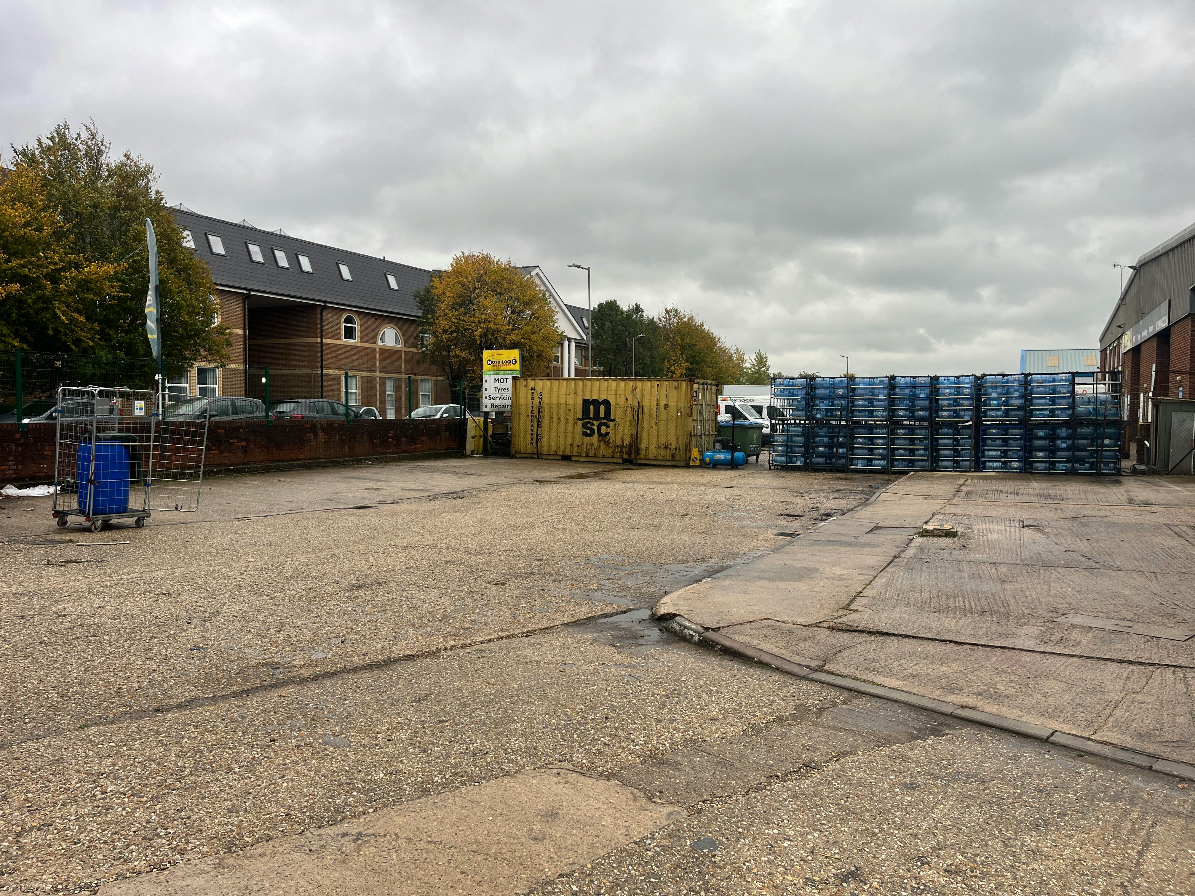 Units 2-4 The Point, Aylesbury, Industrial To Let - 20251023_082648254_iOS.jpg
