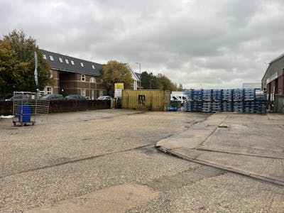 Units 1-4 The Point, Aylesbury, Industrial To Let - 20251023_082648254_iOS.jpg