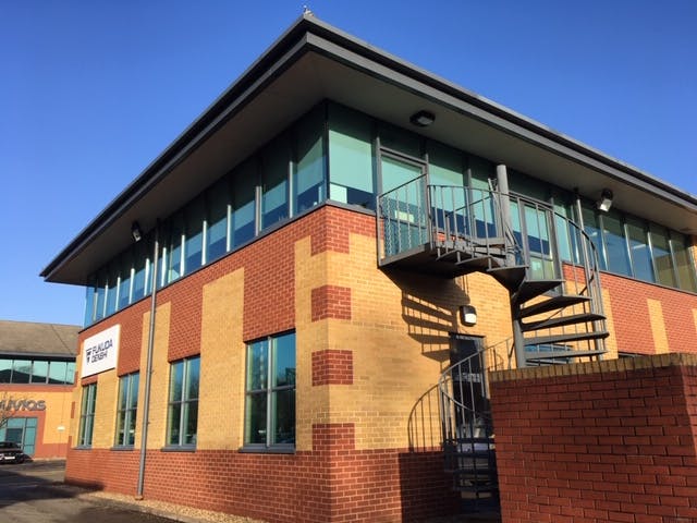 Office in Woking - photo 2