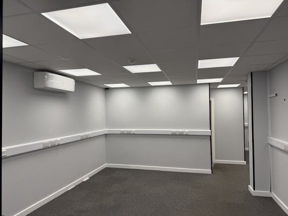 Unit 4, Doncaster, Industrial/Logistics To Let - IMG_8515.jpeg