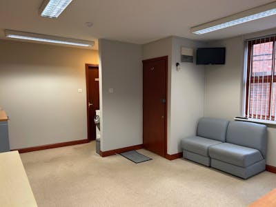 Walnut Court, 32A Rose Street, Wokingham, Serviced Office To Let - 8.jpg