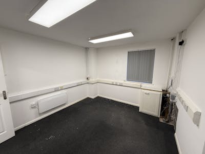Unit 8 Dunlop Road Hunt End, Redditch, Industrial/Logistics To Let - 15 Dec 25 3.JPG