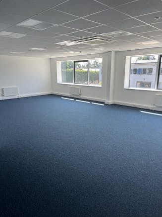 Unit 2, Oyster Park, Chertsey Road, Byfleet, Warehouse & Industrial To Let - IMG_1716.jpg