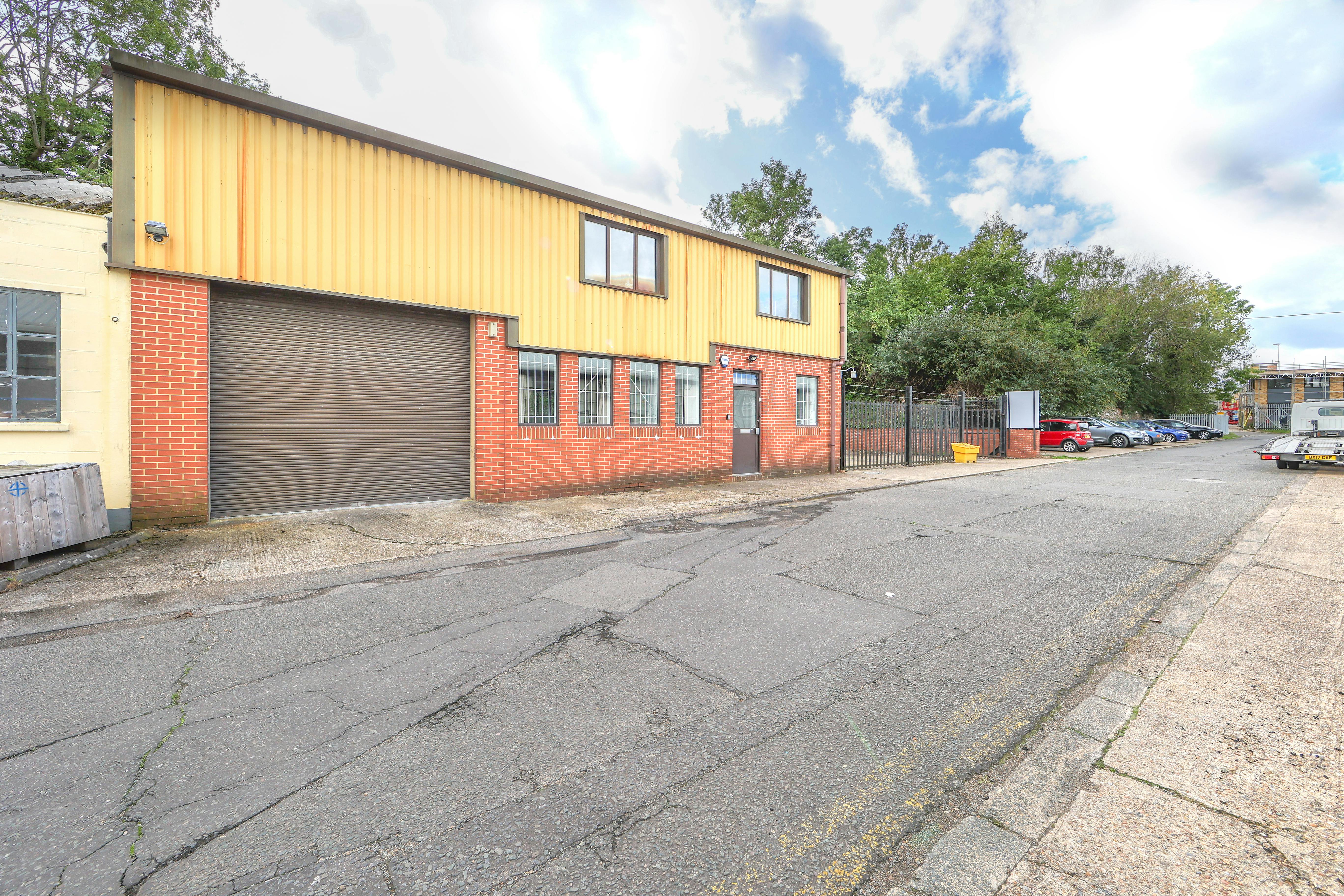 Unit J2, Maidenhead, Industrial To Let - 5P7A6856.jpg