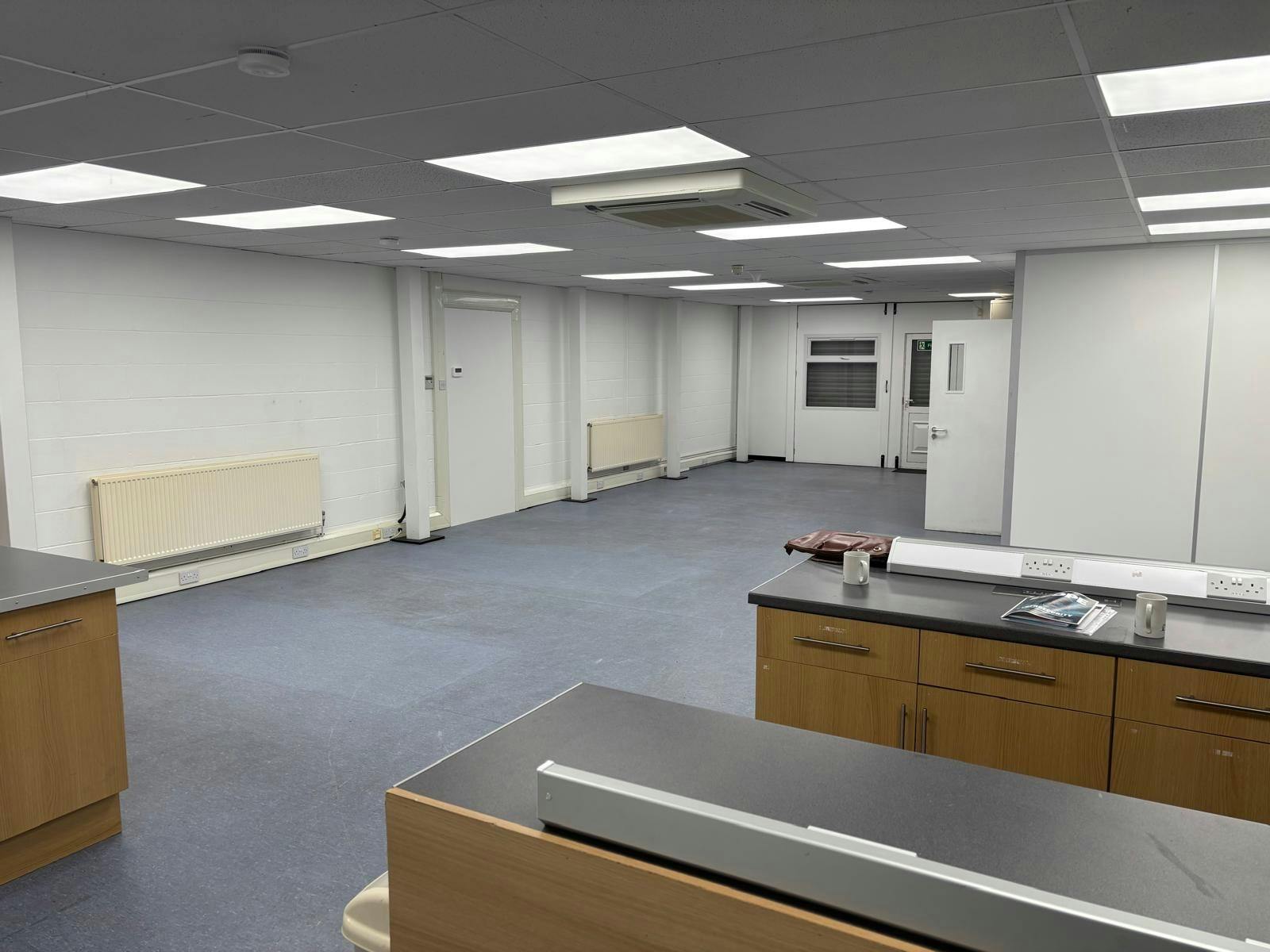 8 Lakeside Business Park, Sandhurst, Offices To Let / For Sale - ground floor internal mar 26.jpg