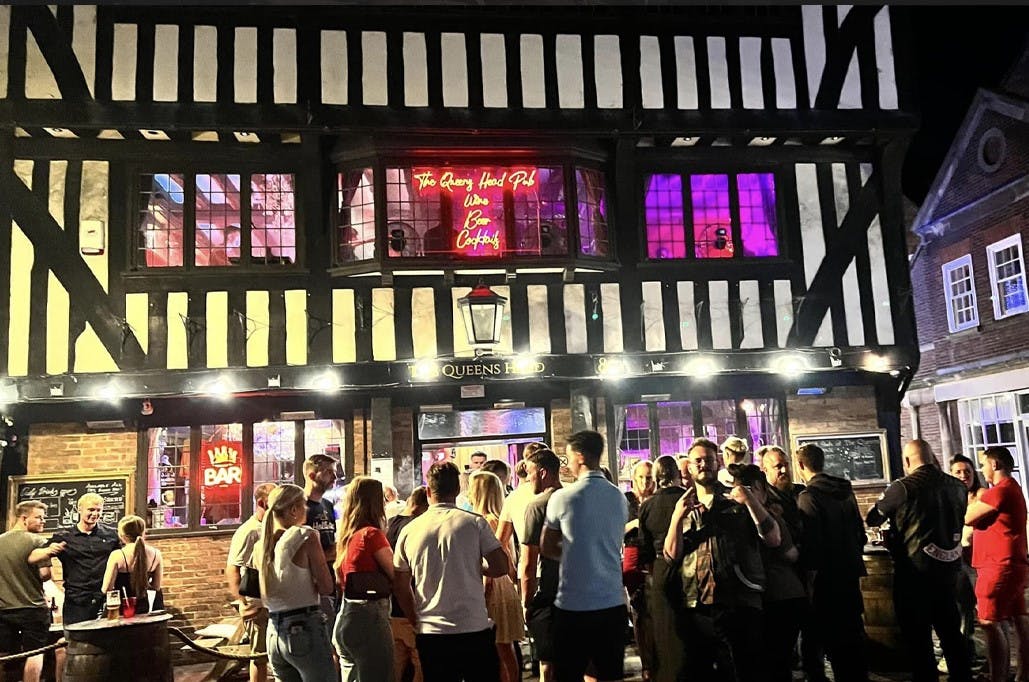 8 Market Place, Newark, Bar / Pub / Restaurant To Let / For Sale - Frontage Late.jpg