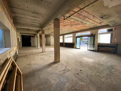 The Bank, 4 High Street North, Dunstable, Retail To Let - Internal 1.jpeg