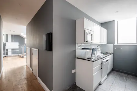 128 Hoxton Street & 17 Stanway Street, London, Leisure To Let - Hoxton St 128 - Low Res 10.jpg