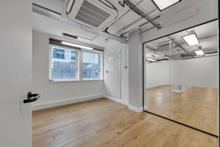 10 Jamestown Road, London, Office To Let - DSC05332.jpg