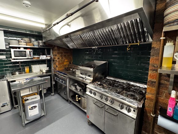 Fully Fitted 44 Cover Licensed Bar & Restaurant, 1-2 Lower Auchingramont Road, Hamilton To Let - IMG_3340.jpg