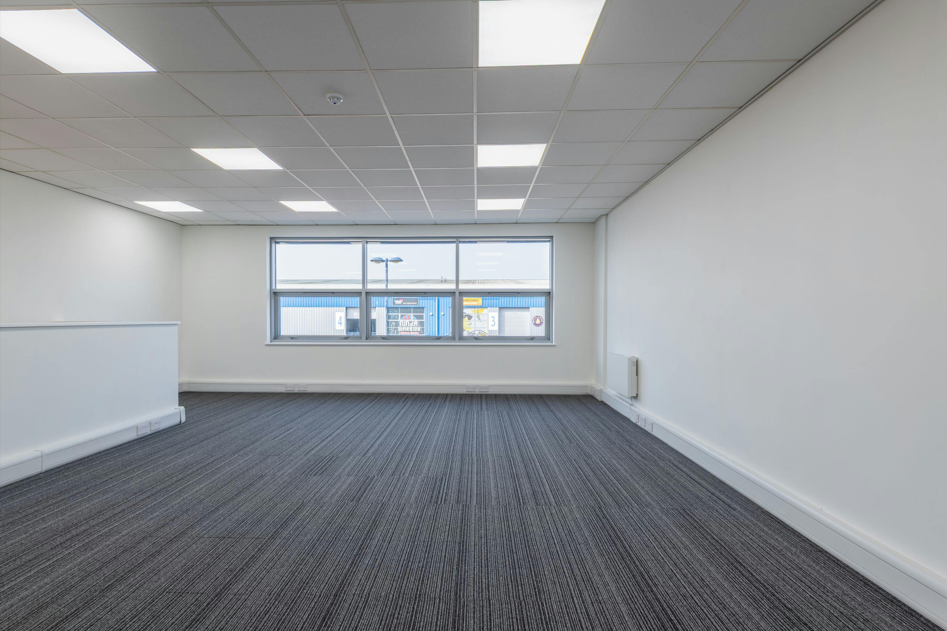 Unit 8 IO Centre, Radway Road,, Swindon, Industrial To Let - IO Centre & Equity Trade Centre, Swindon-84.jpg